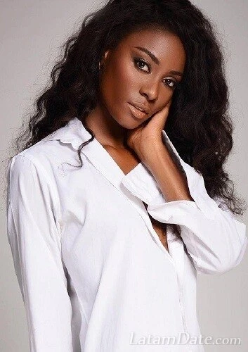 Daniela Profile image 2